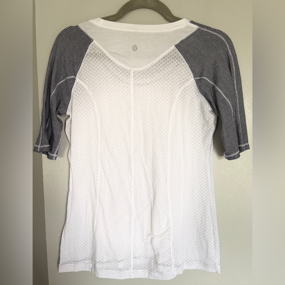 Lululemon Puri Tee Short Sleeve - Picture 4 of 4